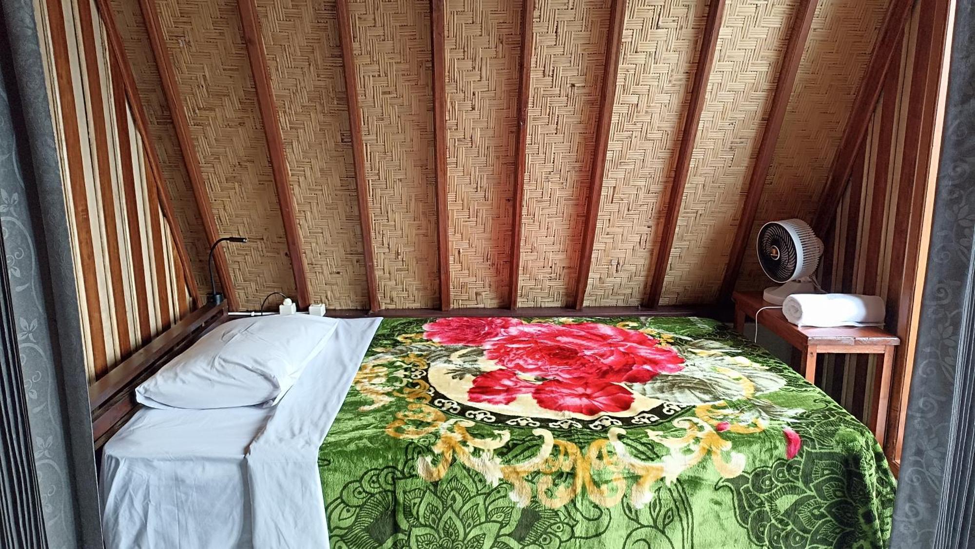 Puri Pilihani Hostel มุนดุก ภายนอก รูปภาพ
