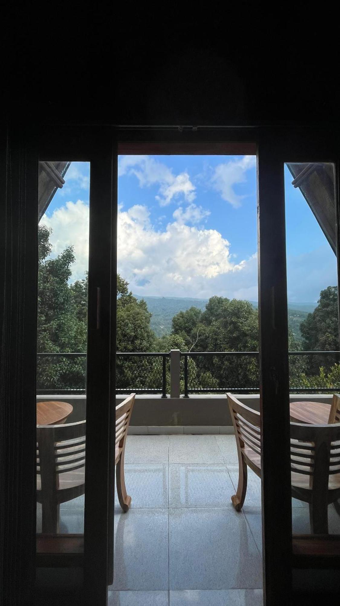 Puri Pilihani Hostel มุนดุก ภายนอก รูปภาพ